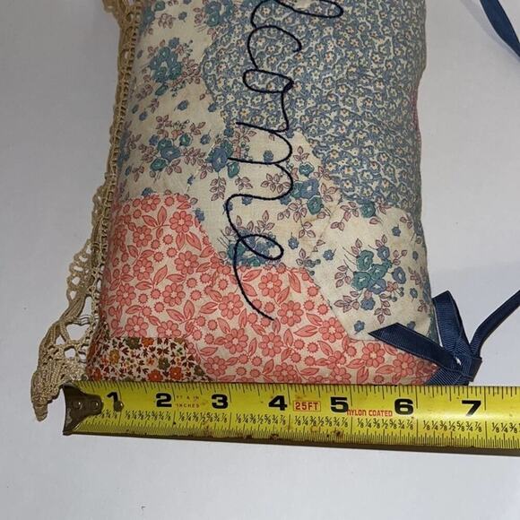 Grandma’s vintage Quilted Welcome Home Wall Hanging Door Hanger crocheted wreath - Picture 7 of 7